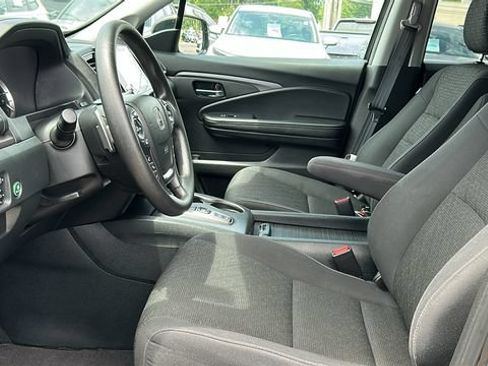 Used 2023 Honda Ridgeline Sport image 10