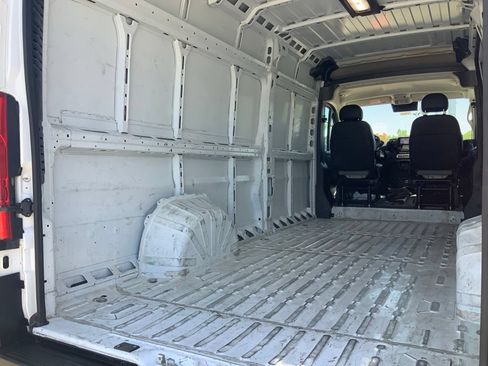 Used 2025 RAM ProMaster 3500 w/ Convenience Group FWD image 8