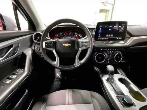 Used 2025 Chevrolet Blazer LT AWD/4WD image 5