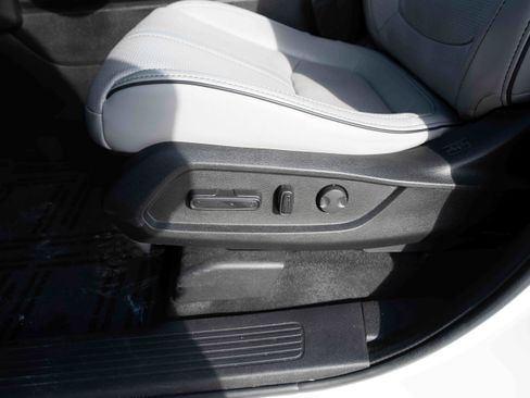 Used 2023 Honda Pilot Elite image 12