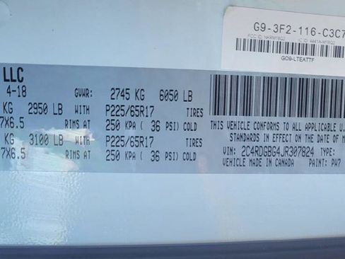 Used 2018 Dodge Grand Caravan SE w/ UConnect Hands-Free Group image 31