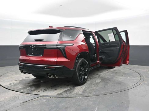 Used 2024 Chevrolet Traverse RS w/ LPO, Floor Liner Package AWD/4WD image 60