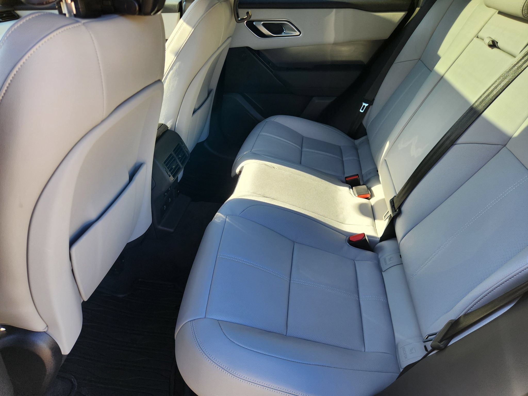 Used 2026 Land Rover Range Rover Velar S AWD/4WD image 11