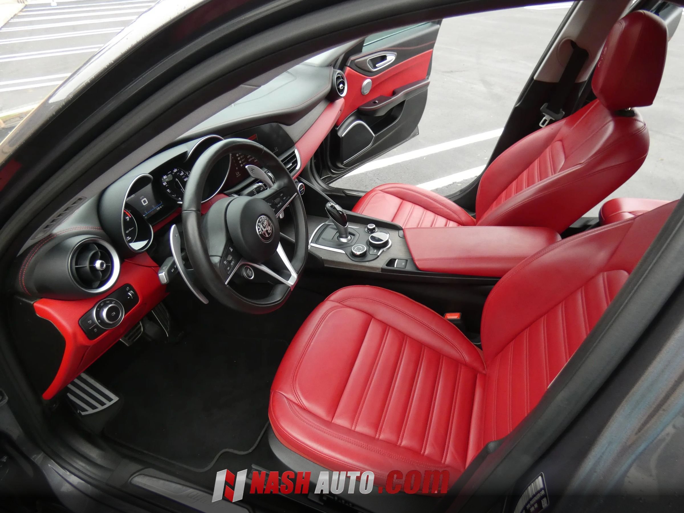 Used 2018 Alfa Romeo Giulia Ti w/ Quick Order Package 22X Lusso AWD/4WD image 55