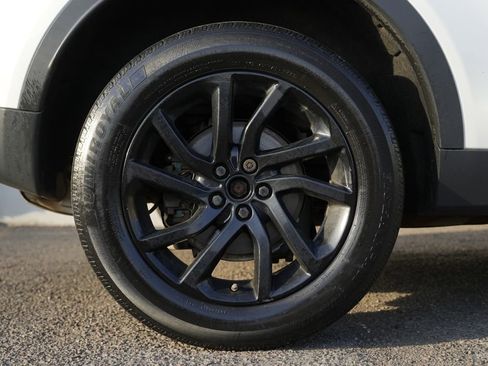 Used 2019 Land Rover Discovery Sport SE AWD/4WD image 11