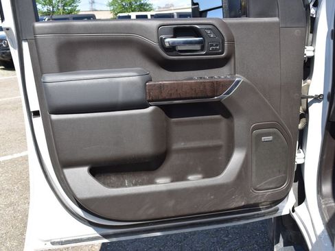 Used 2022 GMC Sierra 2500 Denali w/ Denali Ultimate Package image 9