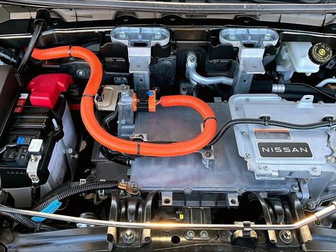 Used 2023 Nissan Ariya FWD image 32