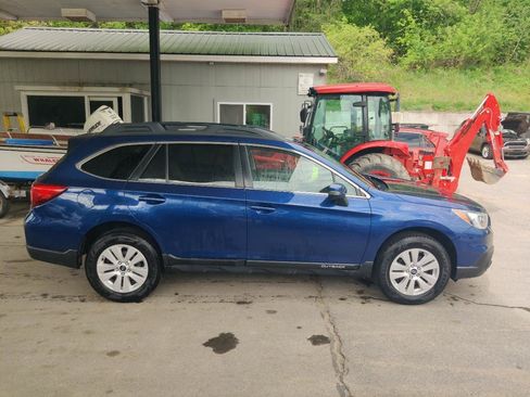 Used 2017 Subaru Outback 2.5i Premium AWD/4WD image 7