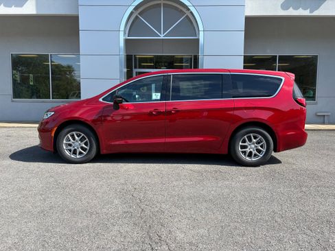 New 2026 Chrysler Pacifica Select FWD image 2