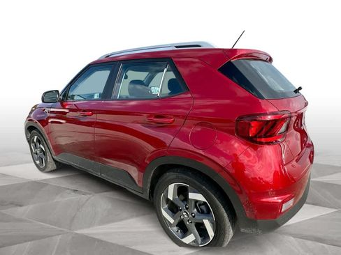 Used 2025 Hyundai Venue SEL FWD image 6