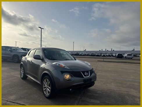 Used 2011 Nissan Juke SL FWD image 1