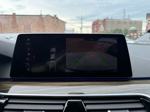 Used 2019 BMW 530e w/ Convenience Package RWD image 12