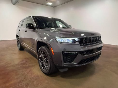 Used 2026 Jeep Grand Cherokee L Summit w/ Obsidian Package AWD/4WD image 30