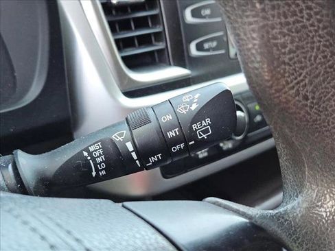 Used 2019 Toyota Highlander LE FWD image 23