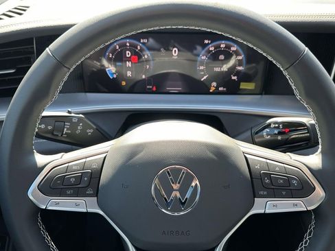 New 2025 Volkswagen Tiguan SE FWD image 18