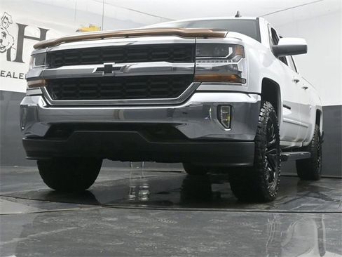 Used 2017 Chevrolet Silverado 1500 LT w/ All Star Edition image 4