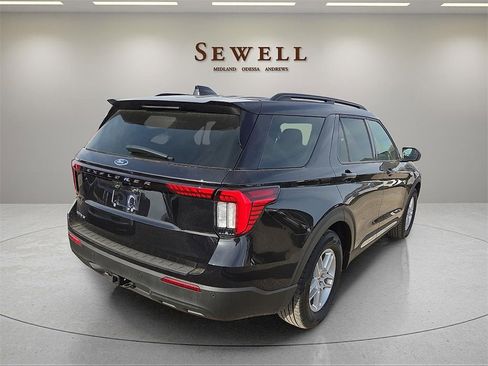 New 2025 Ford Explorer Active image 4