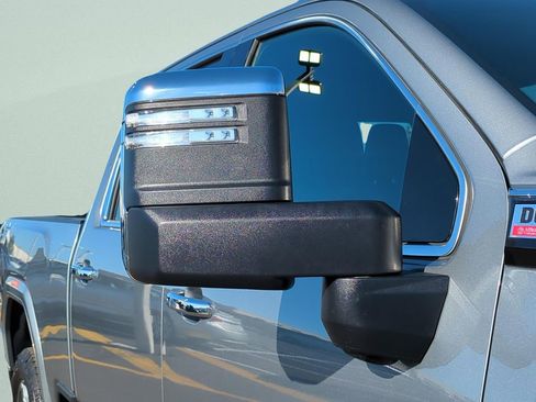 Used 2025 GMC Sierra 3500 SLT w/ SLT Premium Package image 11