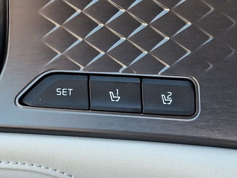 Certified 2023 Kia Sorento SX Prestige w/ Panoramic Sunroof Package AWD/4WD image 30