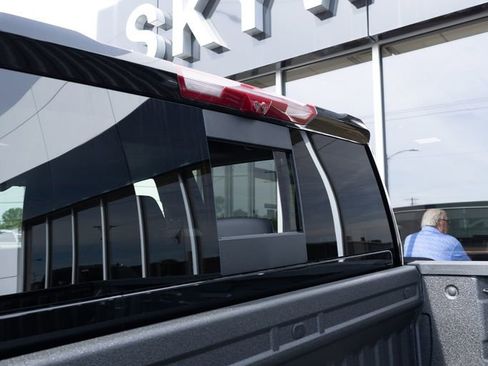New 2026 GMC Sierra 2500 Denali w/ Technology Package AWD/4WD image 17