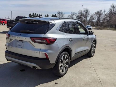 Used 2024 Ford Escape Platinum image 3