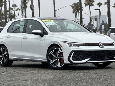 Used 2025 Volkswagen GTI SE FWD image 2