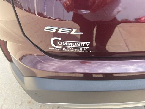 Used 2023 Ford Edge SEL image 15