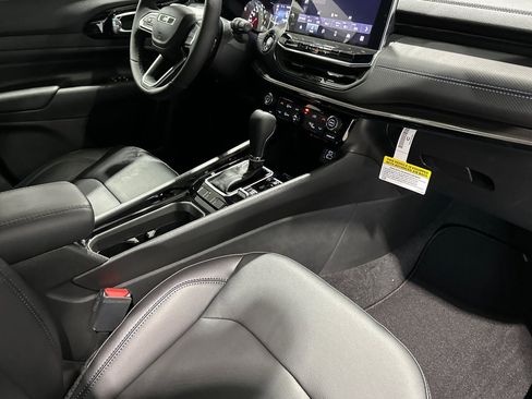 New 2026 Jeep Compass Limited image 17
