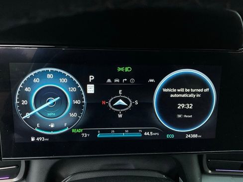 Used 2025 Hyundai Elantra Limited image 37