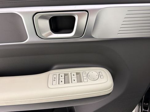 Used 2025 Hyundai Santa Fe SEL FWD image 25