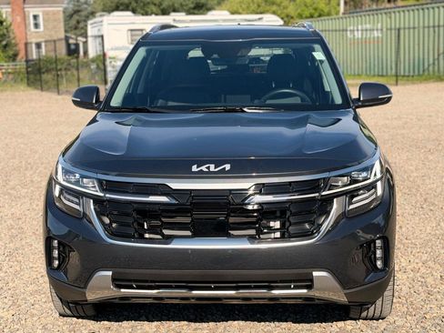Used 2024 Kia Seltos SX w/ SX Sunroof Package AWD/4WD image 2