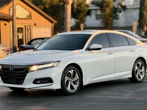 Used 2018 Honda Accord EX image 3