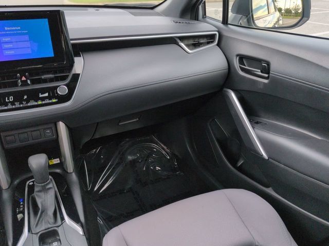Certified 2023 Toyota Corolla Cross AWD Hybrid w/ Moonroof Package image 17