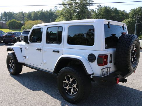 Used 2018 Jeep Wrangler Unlimited Rubicon AWD/4WD image 3