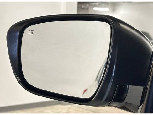 Used 2020 Nissan Pathfinder Platinum FWD image 33