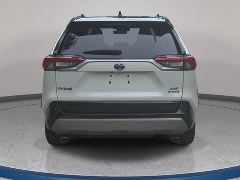 Used 2022 Toyota RAV4 XSE AWD/4WD image 6