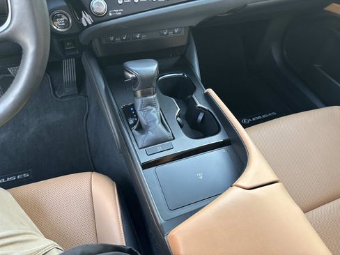 Certified 2024 Lexus ES 350 w/ Premium Package image 25