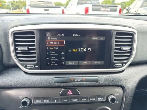 Used 2022 Kia Sportage LX AWD/4WD image 13