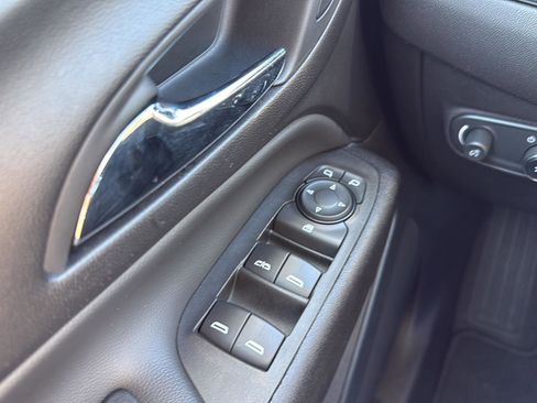 Used 2024 Chevrolet Equinox LT image 20