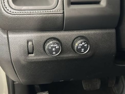 Used 2016 GMC Canyon SLT w/ Driver Alert Package AWD/4WD image 19