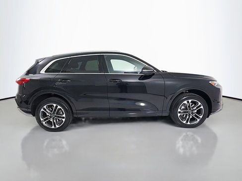 Certified 2025 Audi Q5 Premium w/ Convenience Package image 8