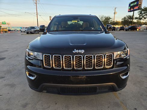 Used 2017 Jeep Grand Cherokee Laredo w/ Quick Order Package 2BE image 3