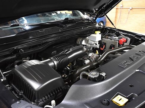 Used 2019 RAM 1500 Big Horn AWD/4WD image 44