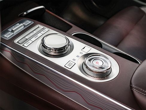 Used 2023 Genesis GV70 2.5T w/ Advanced Package image 21