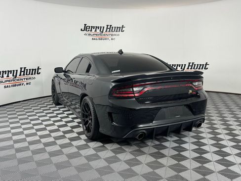 Used 2017 Dodge Charger R/T Scat Pack w/ Driver Confidence Group image 9