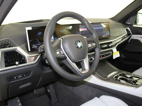 New 2026 BMW X5 xDrive40i w/ Climate Comfort Package image 4