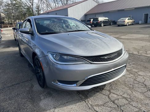Used 2016 Chrysler 200 Limited FWD image 7