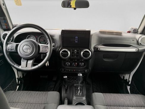 Used 2012 Jeep Wrangler Unlimited Sahara w/ Dual Top Group AWD/4WD image 23