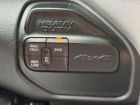 Used 2022 RAM 3500 Tradesman w/ Chrome Appearance Group AWD/4WD image 19