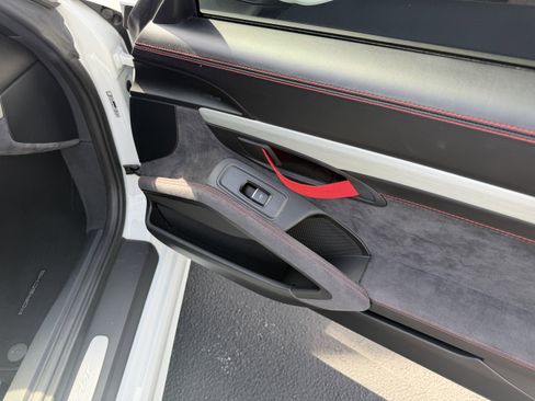 Used 2020 Porsche 718 Boxster Spyder RWD image 19
